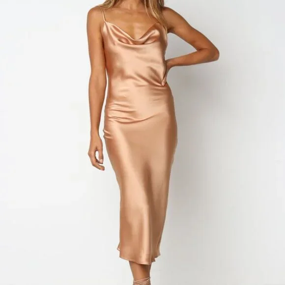 #23❤️ NWOT PETAL & PUP PERSIA DRESS IN GOLD - Picture 2 of 8